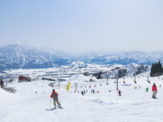 冬場に旅行をするならスノボも合わせて