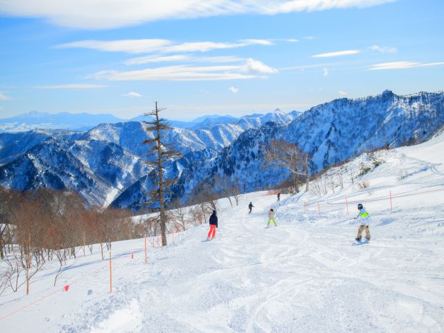 お得なスノボのバスツアー